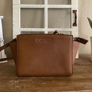Michael Kors Crossbody